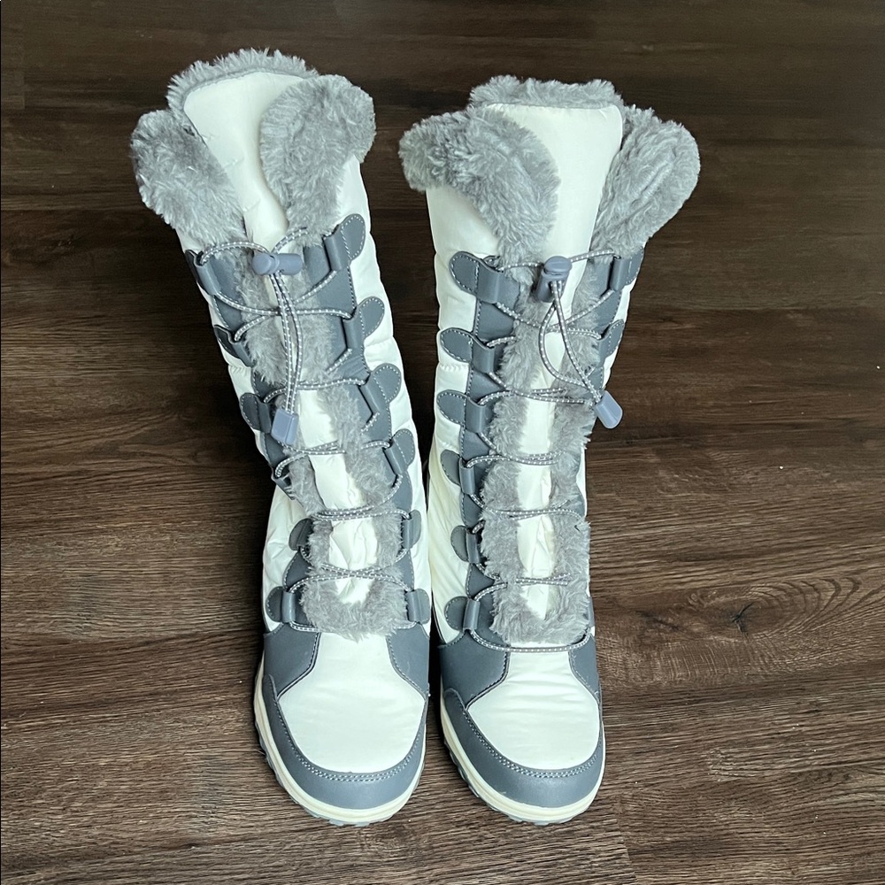 Women's Cozy Gray and White Winter Boots